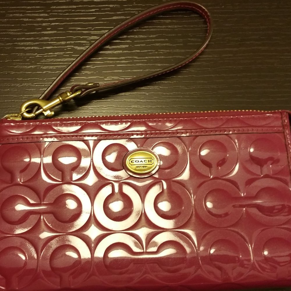 Gorgeous Coach Peyton Embossed Clutch